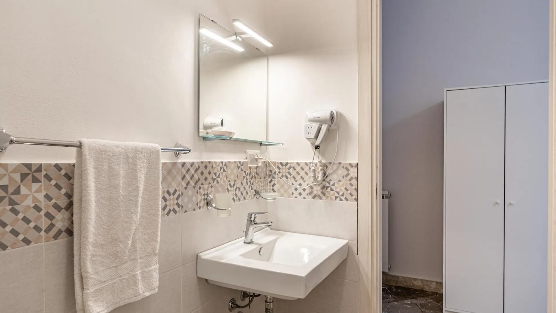 *** Guest house La Vecchia Palermo Hotel Italy